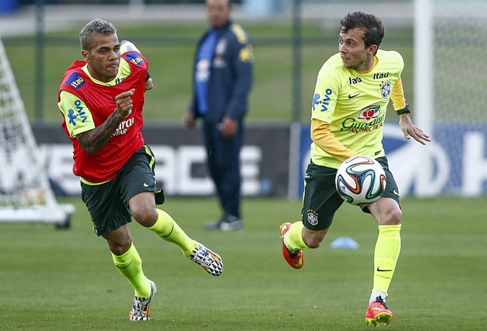 Seleção brasileira em seu último treino na Granja Comary, antes de enfrentar a equipe de Camaroes nesta segunda. | Hugo Harada/ Agencia de Noticias Gazeta do Povo