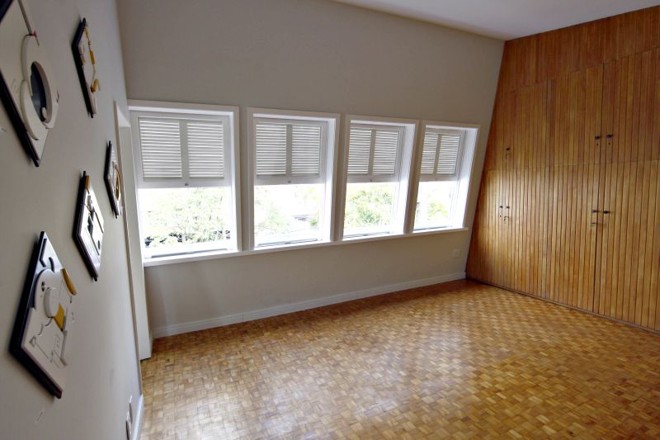 Casa Medoro Belotti: janelas consecutivas dão a sensação de estrutura única, traço modernista |