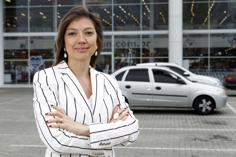 A diretora executiva Paola Noguchi diz que a DCL espera crescer até 15% neste ano | Antônio More/Gazeta do Povo