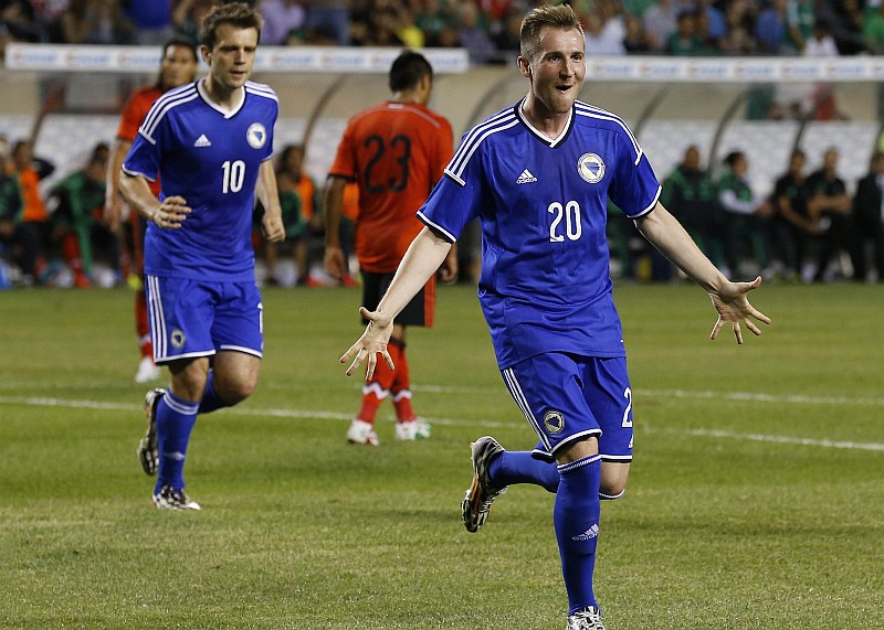 Hajrovic comemora o único gol da vitória da Bósnia sobre o México | Jim Young / Reuters