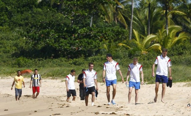 Jogadores da Alemanha nas areias de Santa Cruz Cabrália. grupo velejou na manhã desta terça (10) |