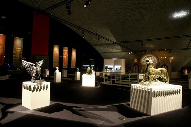 Mostra no Museu Oscar Niemeyer reúne 130 bronzes de João Turin |