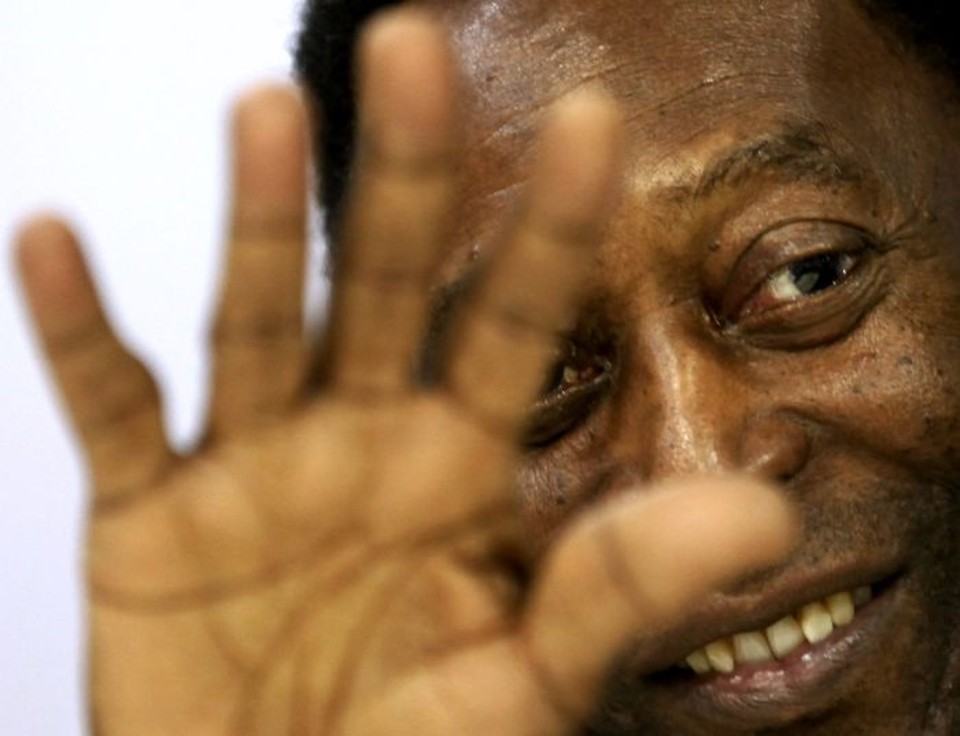 Pelé postou uma mensagem no Facebook elogiando o gol de Messi contra a seleção iraniana | REUTERS / Paulo Whitaker