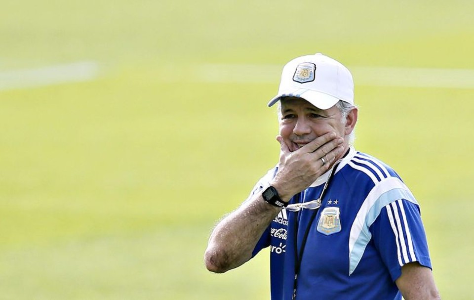 Alejandro Sabella, técnico da Argentina: três atacantes ou três zagueiros? | Dennis M. Sabangan/ EFE