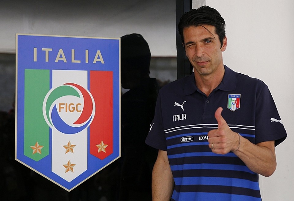 Gianluigi Buffon, da Itália, durante coletiva sobre o jogo contra o Uruguai: otimismo. | REUTERS/Toru Hanai
