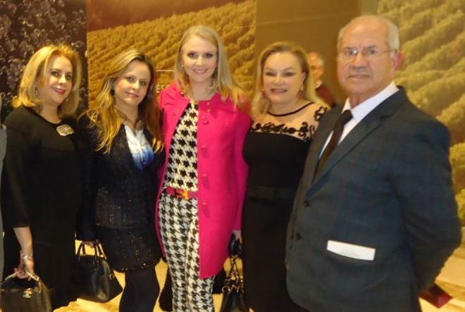 Neusa de Mattos Leão, Marineusa de Mattos Leão Hauer, Emmanuelle Bertoldi, Maria Inês e o ex-ministro Luiz Carlos Borges da Silveira | 