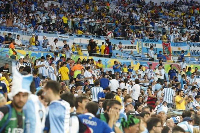 Sob o ensurdecedor barulho do torcedor argentino presente no Maracanã, a Argentina venceu a Bósnia por 2 a 1 neste domingo pelo grupo F da Copa do Mundo | 