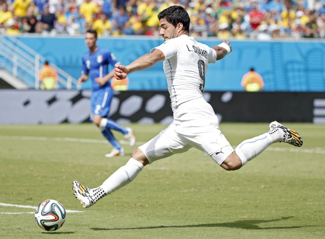 O atacante uruguaio Luis Suarez durante jogo do grupo D, na Arena das Dunas, em Natal | 