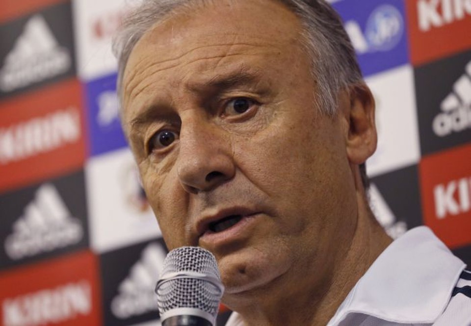 O técnico do Japão, Alberto Zaccheroni, diz que a seleção não conseguiu alinhar "rendimento com as expectativas" | REUTERS/Maxim Shemetov