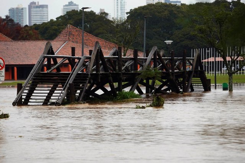 Parque Barigui amanheceu alagado neste sábado (7) | André Rodrigues / Gazeta do Povo