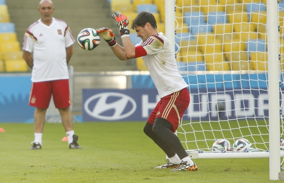 Casillas treina para o duelo com o Chile: crise interna na Roja | Hugo harada
