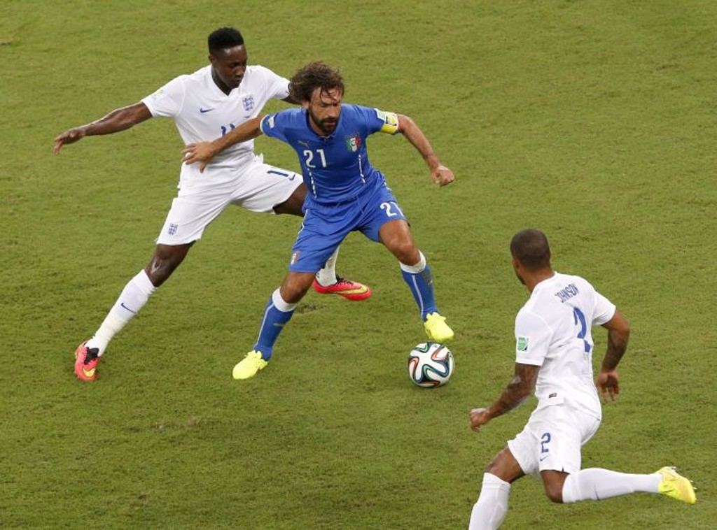 Comandada por Pirlo, seleção da Itália teve atuação disciplinada e sem erros graves