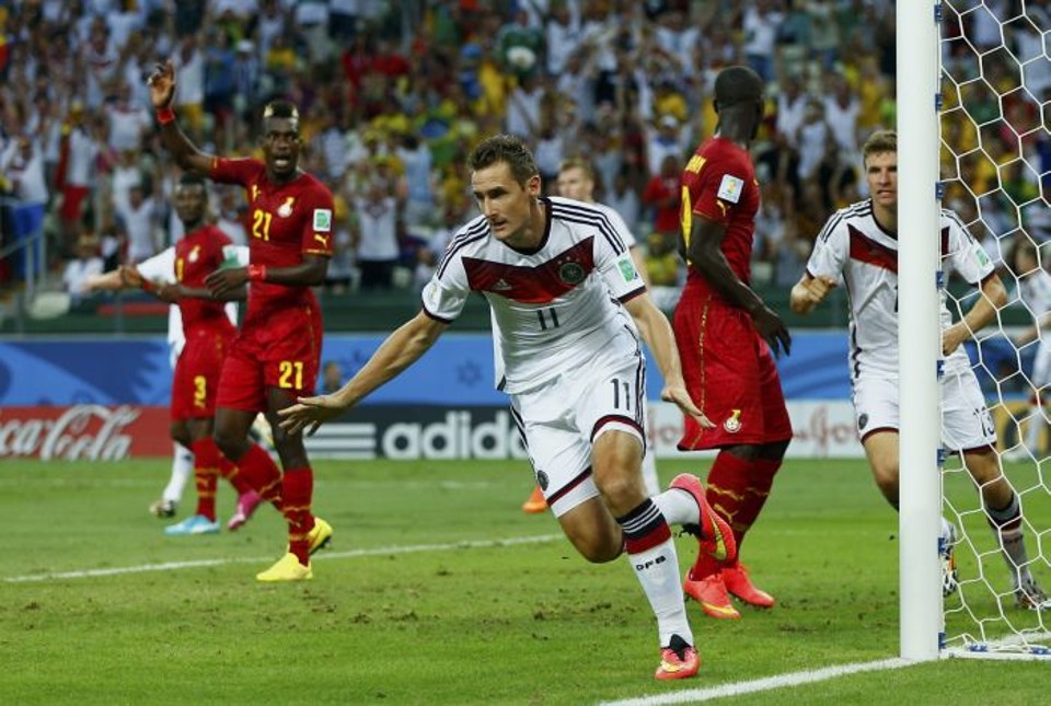 Klose comemora gol que iguala recorde do brasileiro Ronaldo | Reuters