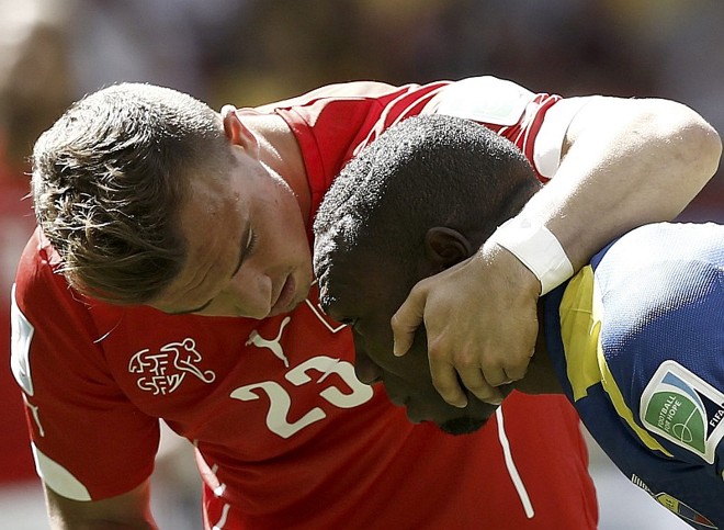 Suíça e Equador fizeram um jogo bem disputado no Mané Garrincha | 