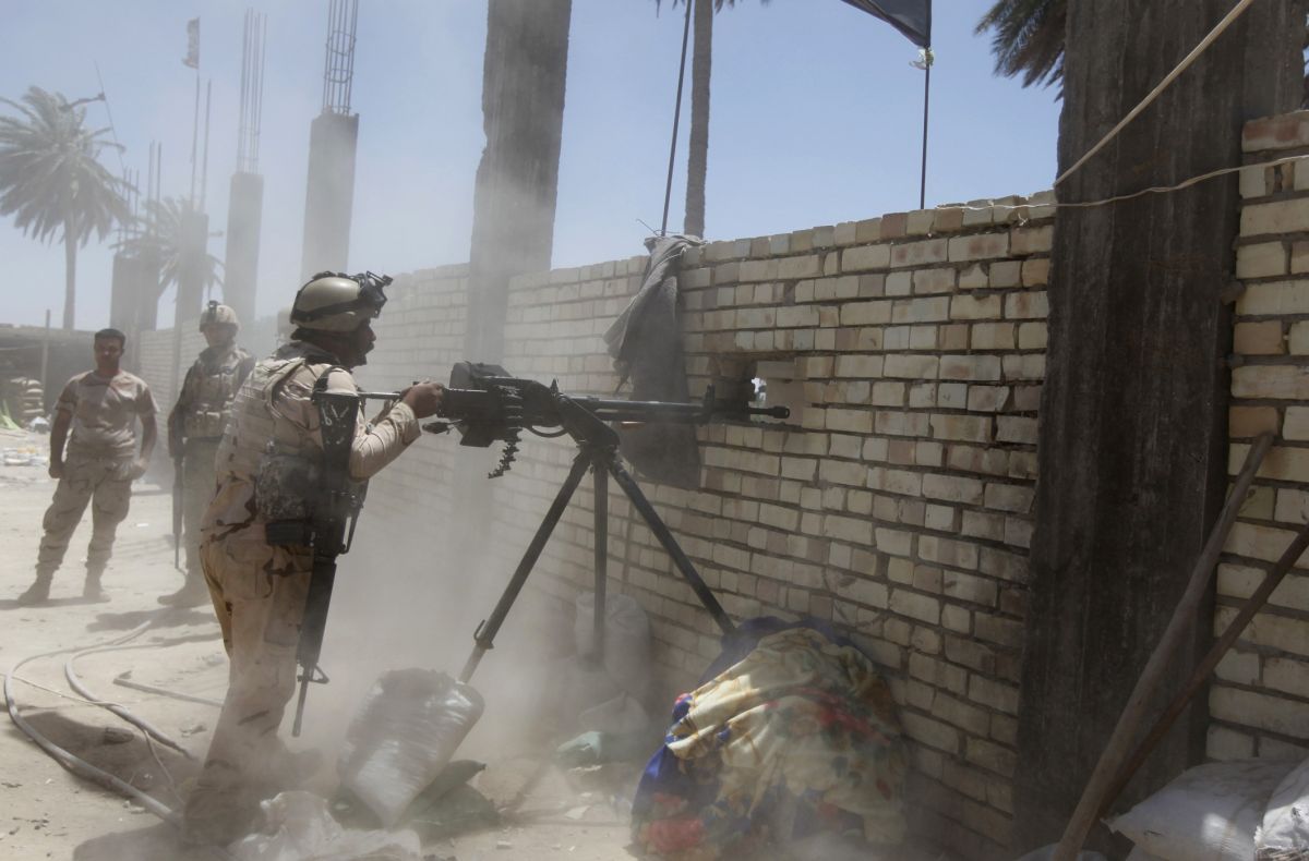 Soldados iraquianos atacam rebeldes: governo teme que as redes sociais deem mais força aos radicais sunitas | REUTERS/Ahmed Saad