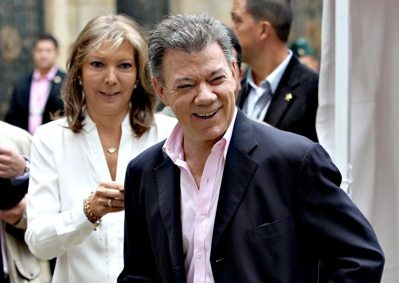 Juan Manuel Santos, o presidente da Colômbia, depois de votar ontem em Bogotá | Fotos: Leonardo Muñoz/Efe