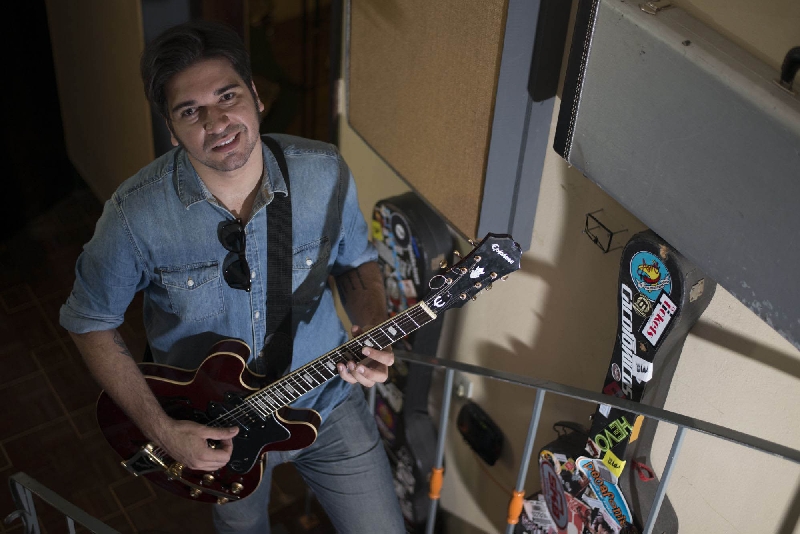 Rodrigo Castellani, líder da Radiophonics, uma das atrações locais da programação da tarde de hoje | Henry Milléo/Gazeta do Povo