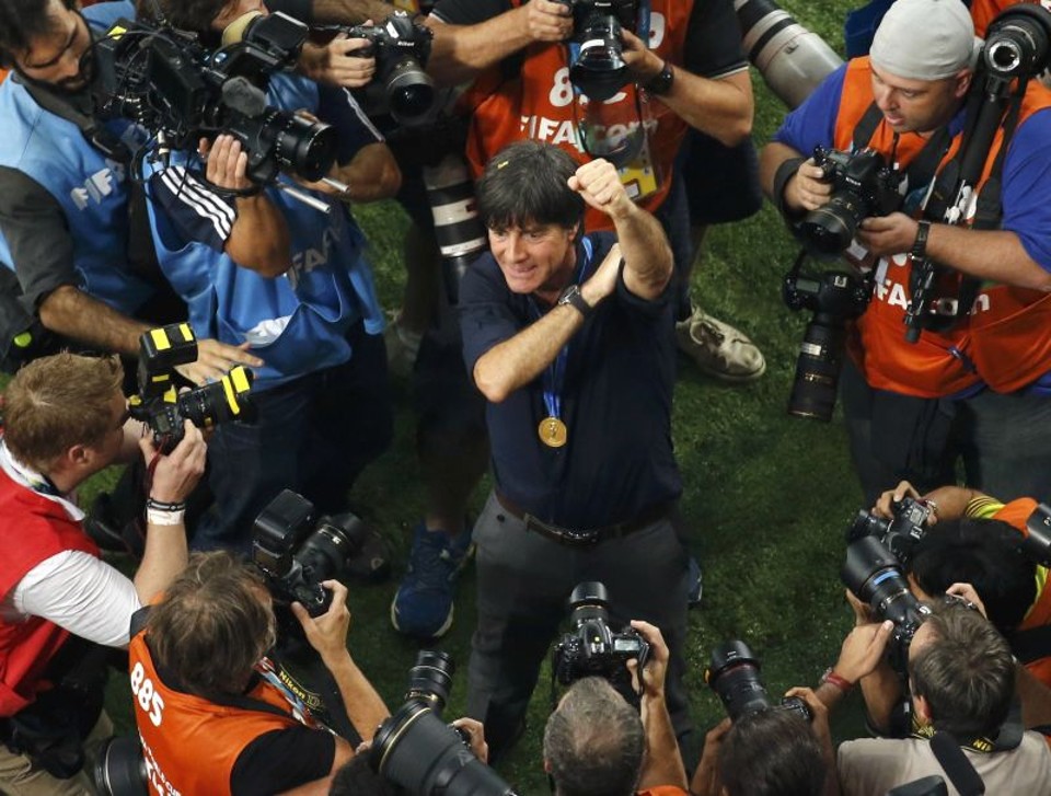 Löw acredita que o carinho que sua seleção recebeu dos brasileiros ajudou a Alemanha a dar a volta olímpica no Maracanã | Reuters