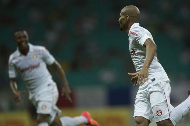 Bahia perde para o Inter com frango de Marcelo Lomba e técnico é demitido