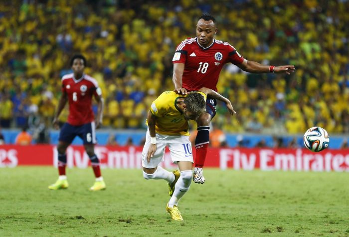 Filha e esposa do colombiano Zuñiga foram alvos de xingamentos após lesão em Neymar | Reuters