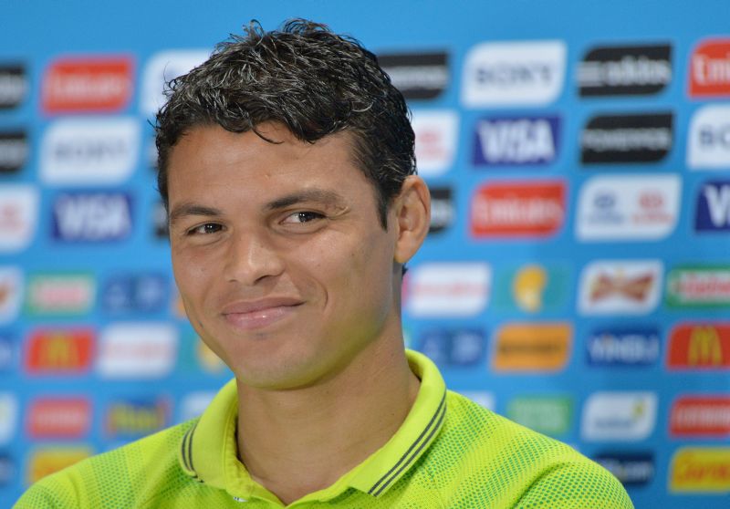 O zagueiro Thiago Silva está suspenso da semifinal devido ao segundo cartão amarelo | Reuters