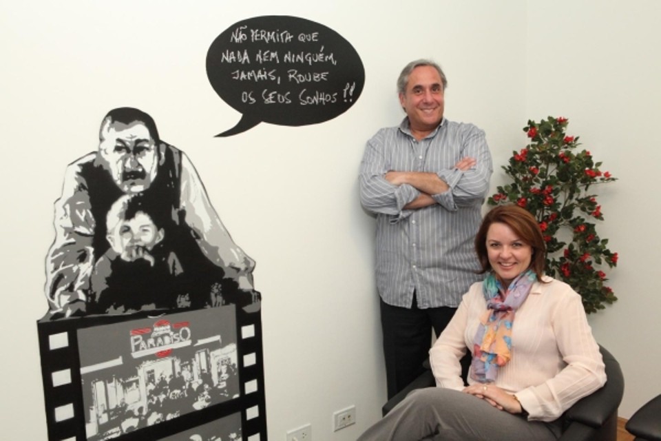 Os executivos Deni Belotti e Carina Daniel foram os anfitriões do coquetel de inauguração da nova sede da JCS Network, na quarta-feira. A empresa atua no segmento de Outplacement e gestão de carreiras | Andrea Kuschick