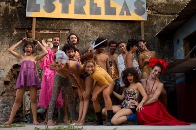 O drama Tatuagem (2013) encerra a mostra no domingo |