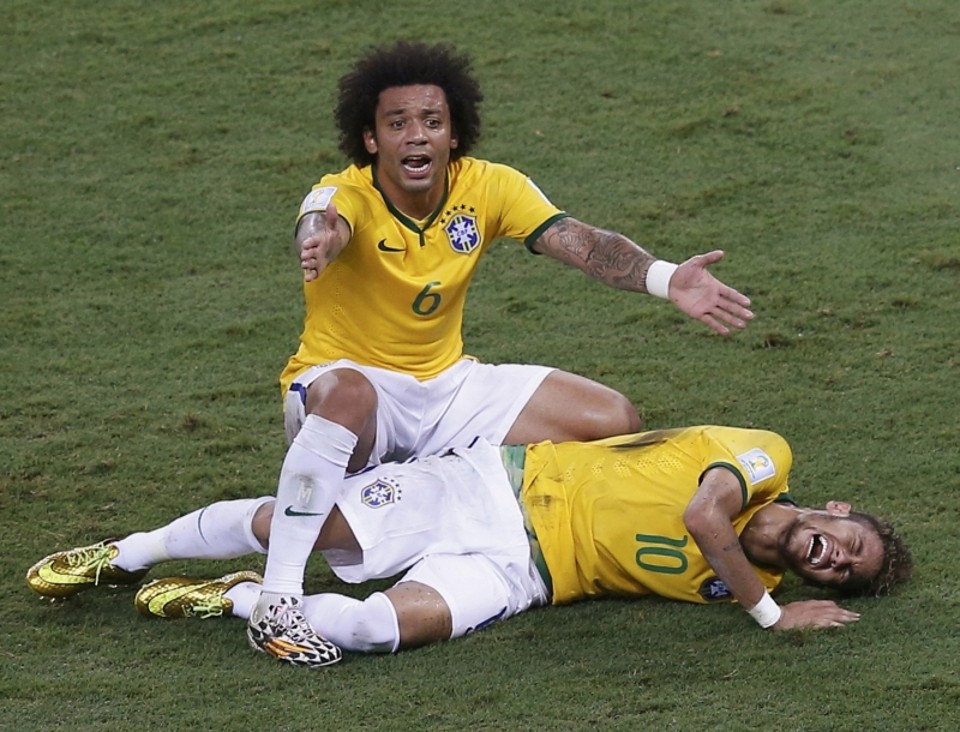 Marcelo cobra rapidez no atendimento a Neymar: partida com a Colômbia foi marcada pela rispidez nas divididas | Leonhard Foeger/ Reuters
