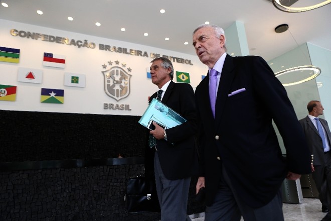 Vilson Ribeiro de Andrade, presidente do Coritiba e líder dos clubes, chega à reunião com o presidente José Maria Marín, da CBF | Wilton Junior/ Estadão