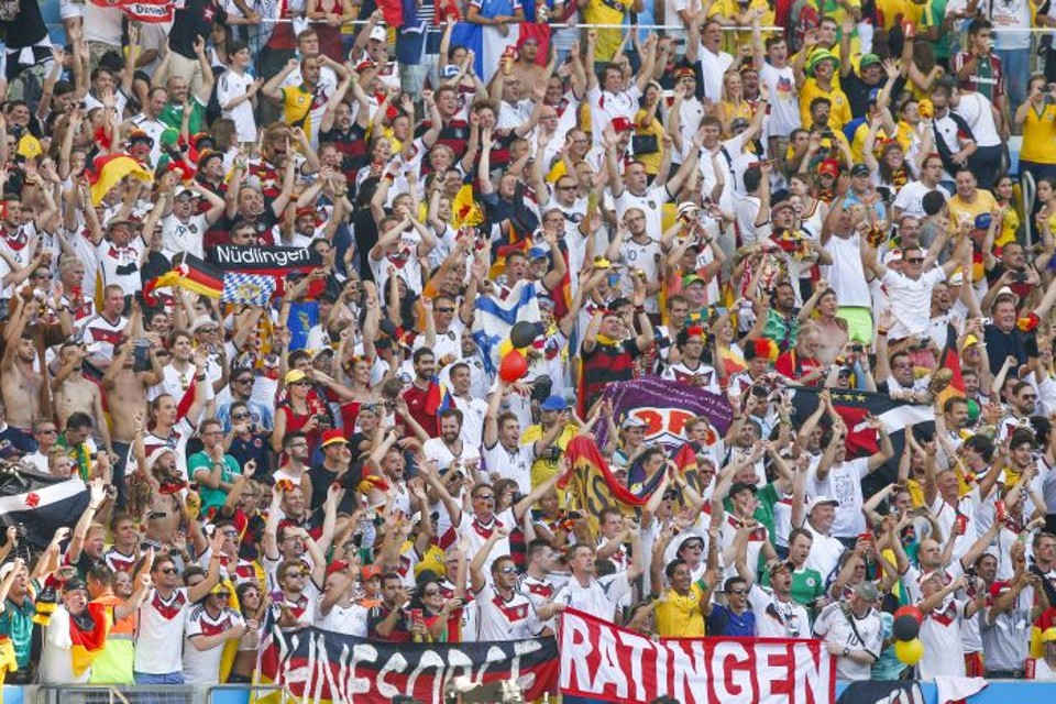 Torcedores alemães fazem a festa no Maracanã | Henry Milleo / Gazeta do Povo