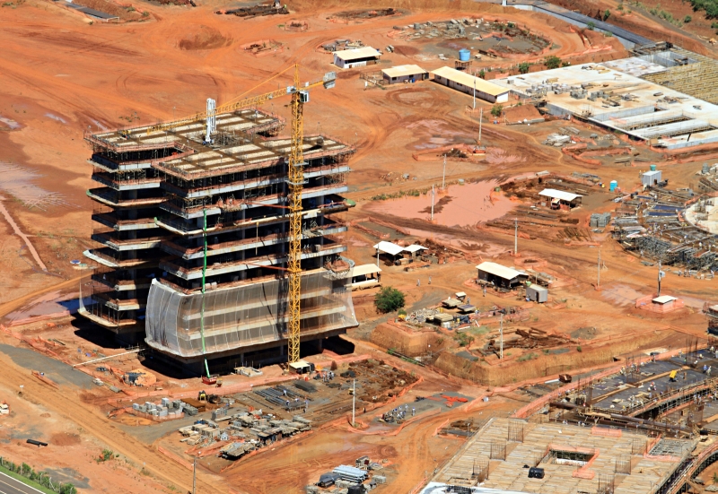 Interrupção das obras levará a atraso na entrega do prédio, prevista para novembro | Christian Rizzi/ Gazeta do Povo