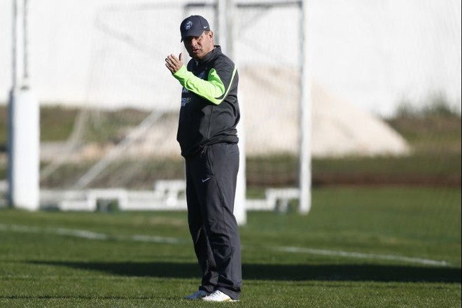 Roth se diz acostumado com pressão que acompanha o Coritiba | Felipe Rosa/ Tribuna do Paraná
