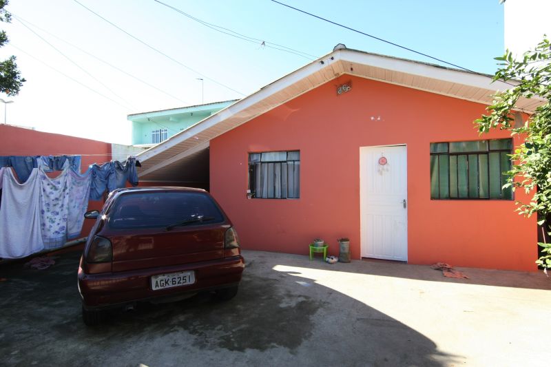 Casa onde a família foi morta, na Rua Jardim Alegre | Aniele Nascimento/ Gazeta do Povo