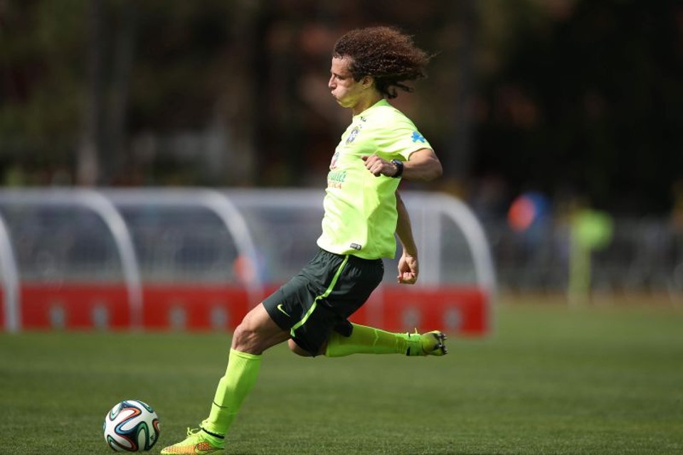 Autor do gol de falta contra a Colômbia, David Luiz pode ser opção contra Alemanha | Efe