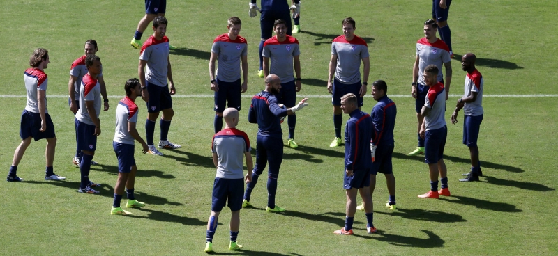 Seleção norte-americana treina no estádio do Vitória, em Salvador: mobilização | Marcos Brindicci/ Reuters