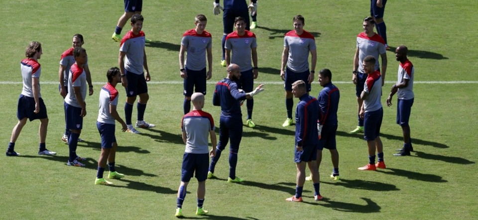 Seleção norte-americana treina no estádio do Vitória, em Salvador: mobilização | Marcos Brindicci/ Reuters