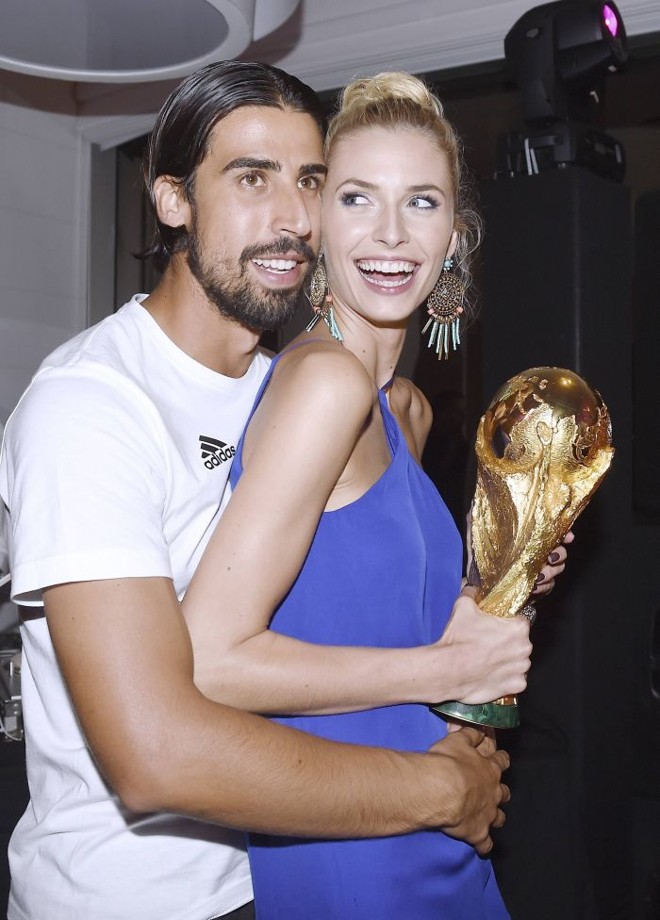 Meia Khedira com a namorada Lena Gercke na festa da Alemanha no hotel no Rio | 