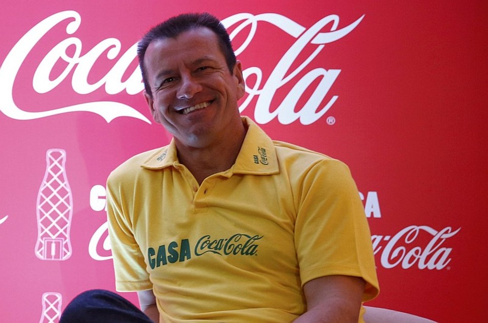 Dunga nega que relação com Fofana vá além do amistoso em que jogou com outros ex-jogadores na Chechênia | Reuters
