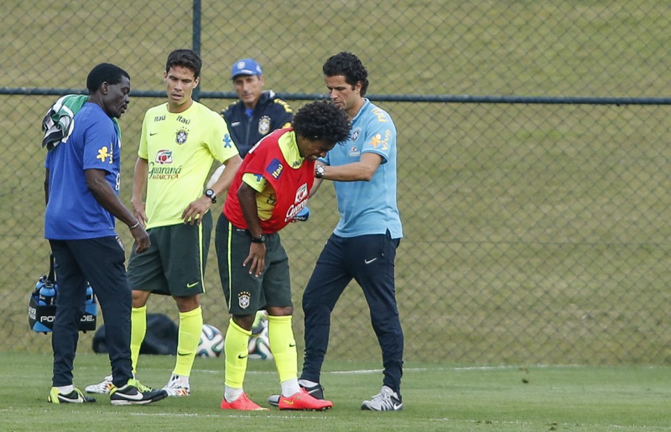 Além de Willian, o técnico Luiz Felipe Scolari pode colocar no lugar de Neymar mais um meia | Hugo Harada/Gazeta do Povo