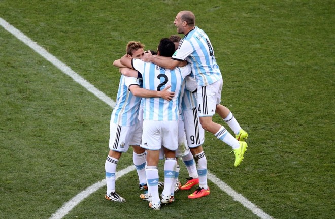 Argentinos celebram a classificação para as quartas de final |