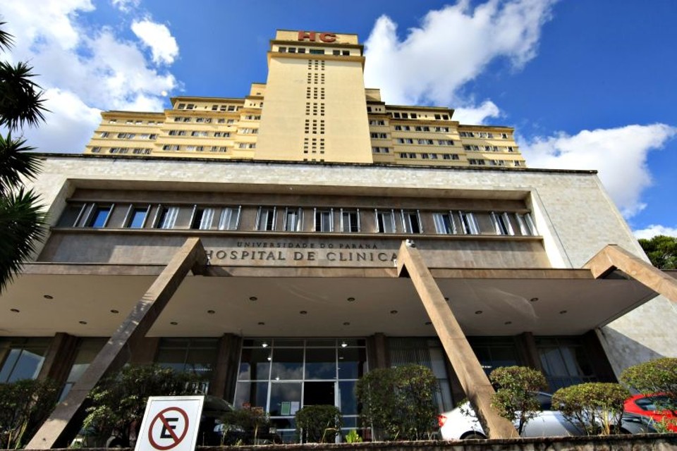 Fachada do Hospital de Clínicas, em Curitiba | Ivonaldo Alexandre/Agência de Notícias Gazeta do Povo