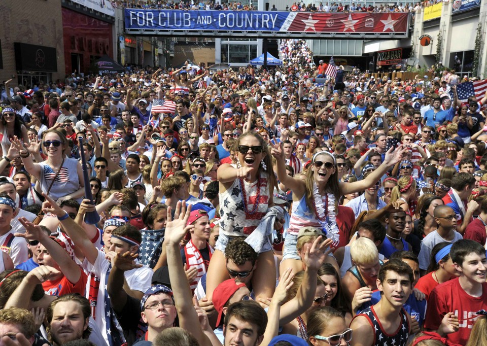 Torcida acompanha o jogo entre EUA e Bélgica em Kansas City: americanos estão começando a gostar da coisa | Dave Kaup/Reuters