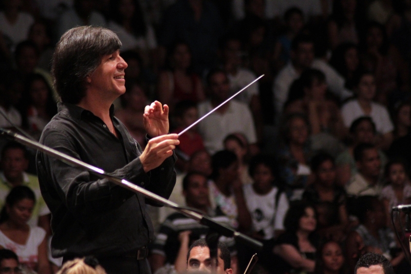 Brahms e Beethoven estarão no programa da OSP, que terá regência de Ricardo Castro | Karin Van Der Broocke/Divulgação