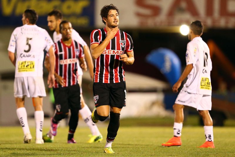 Alexandre Pato marcou de pênalti o segundo gol do São Paulo | Thiago Calil / Photo Press / Folhapress