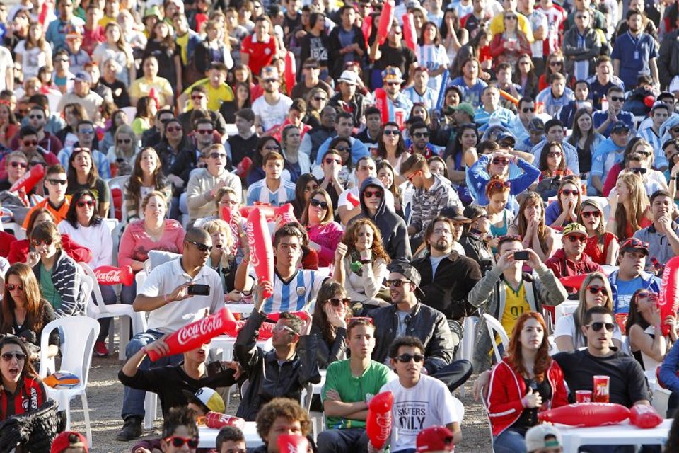Pedreira Paulo Leminski na tarde deste domingo: mais de 4,7 mil pessoas assistiram à final | Antônio More/Gazeta do Povo