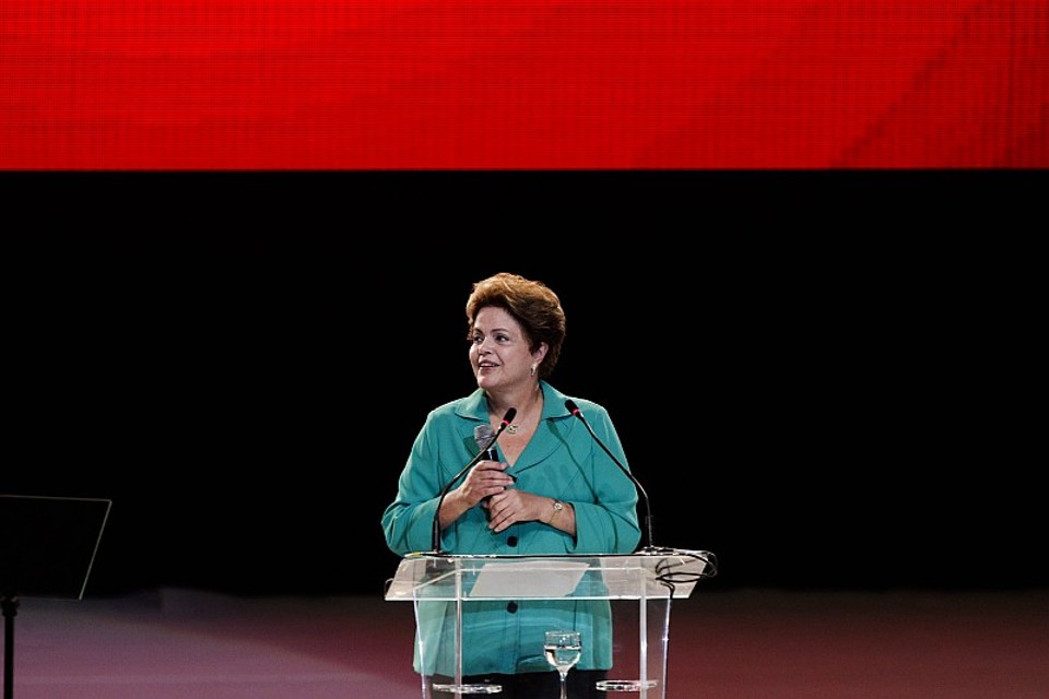 Dilma afirmou à CNN que ser capaz de reagir a uma derrota é a marca de uma grande nação | Daniel Castellano / Gazeta do Povo