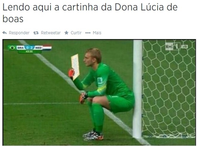 Cilessen lendo a carta de dona Lucia ao Felipão |