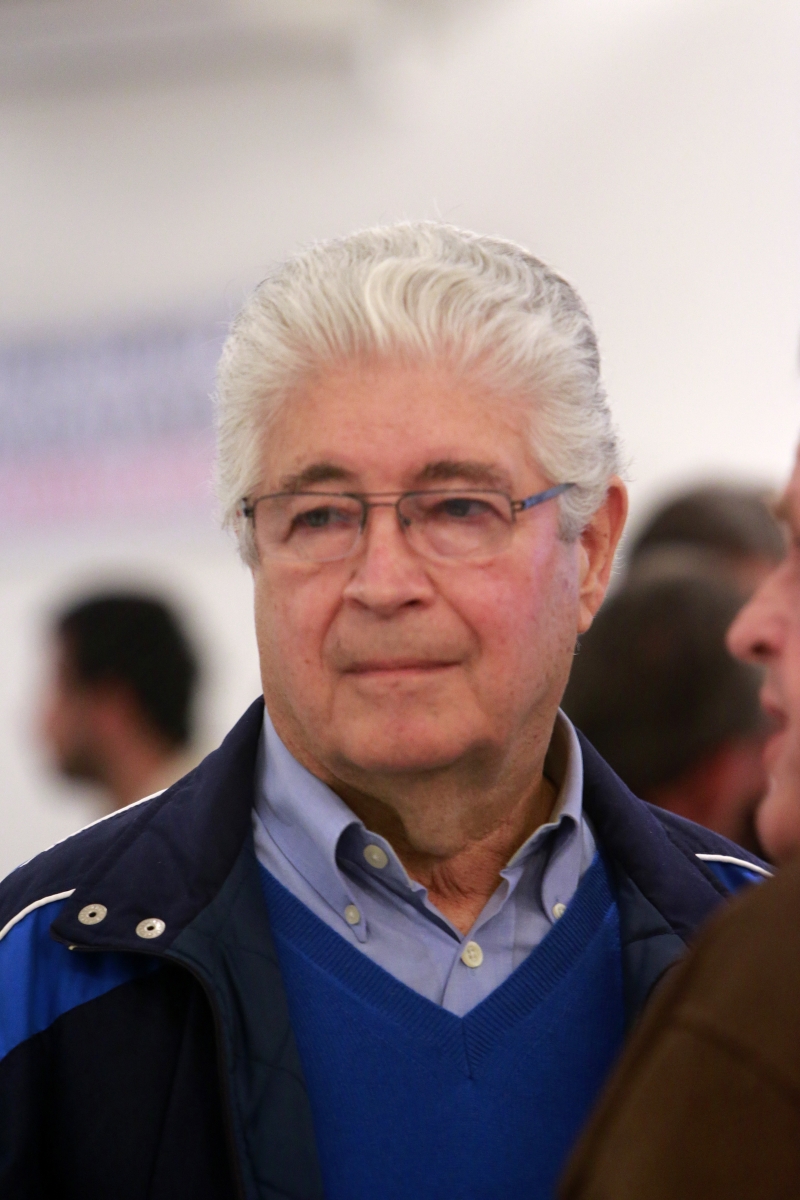 Requião: corte de gastos evitaria novos reajustes | Cesar Machado/Gazeta do Povo