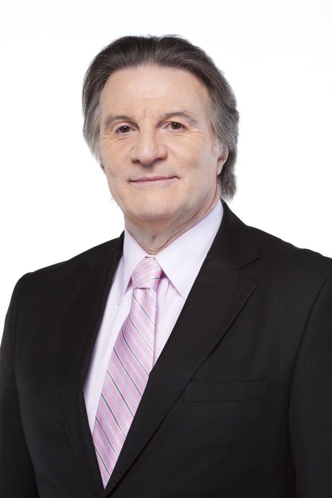 Ogier Buchi Nome completo: Ogier Alberge Buchi Naturalidade: Curitiba (PR) Formação: Direito e Jornalismo Idade: 62 anos Partido: PRP Biografia: Ogier Buchi é advogado e jornalista. O candidato se tornou conhecido por comentários políticos em meios de comunicação no estado. Essa será a primeira eleição que disputará. Limite de gastos da campanha: R$ 2,5 milhões. Estratégias: Com 47 segundos da TV, ele pretende utilizar a capacidade de síntese para falar das suas 44 propostas. Entre as estratégias de aproximação do eleitorado estão o uso das mídias sociais e a participação em eventos em comunidades e universidades. 