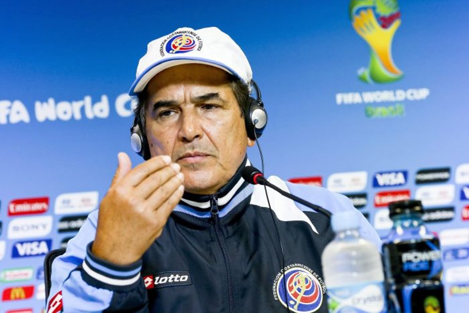 O técnico Jorge Luiz Pinto diz que a Costa Rica tem um sistema defensivo muito bom | EFE / Srdjan Suki
